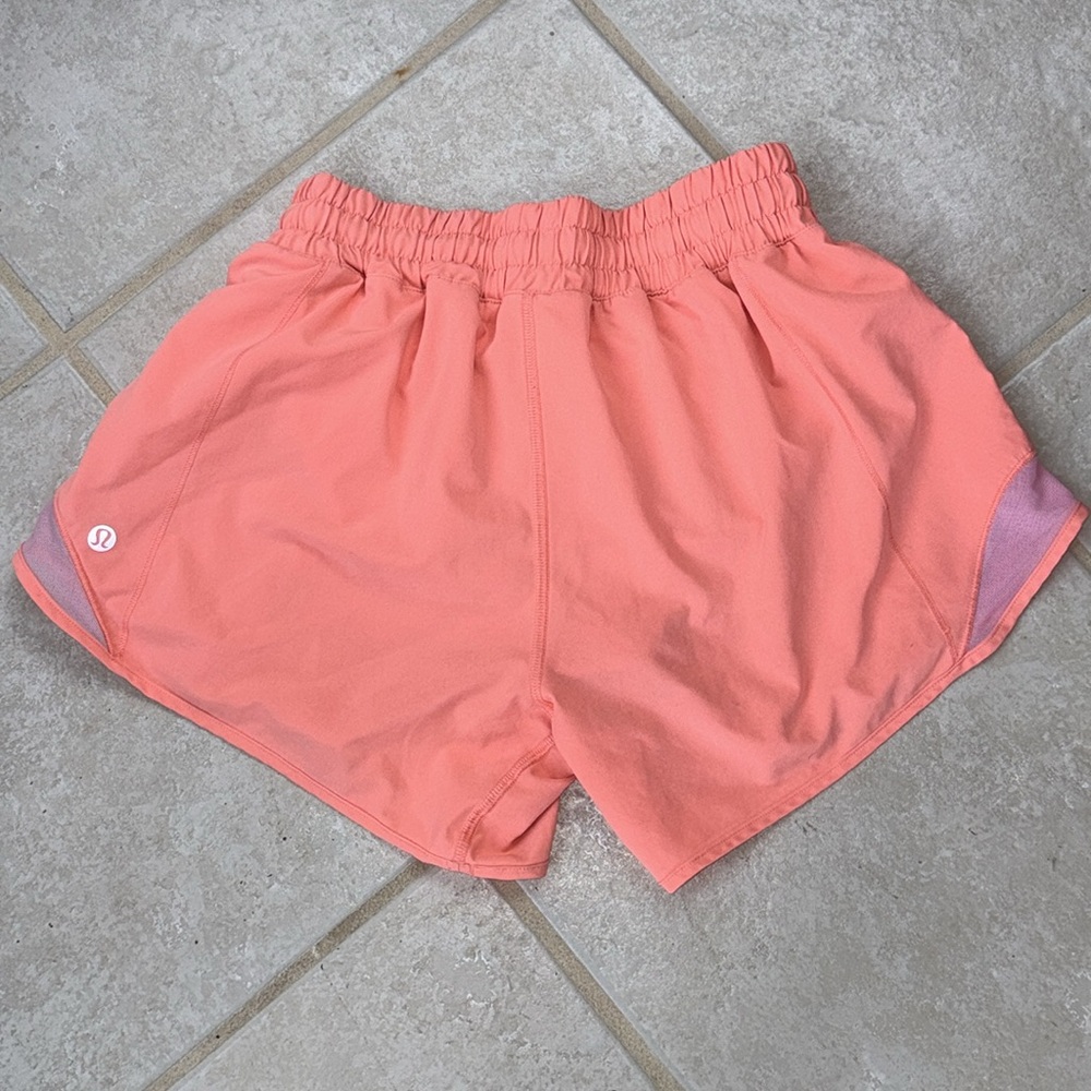 Lulu Lemon Hotty Hot shorts 4 inch Raspberry Cream size 4 - Picture 2 of 6